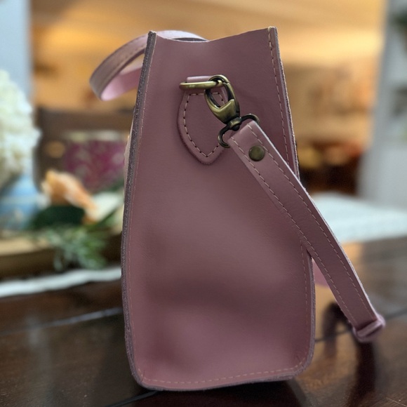 💗 PLG Vintage Pink Classic Lola Crossbody – Unicorn + Bonus Trail Strap - Picture 3 of 7